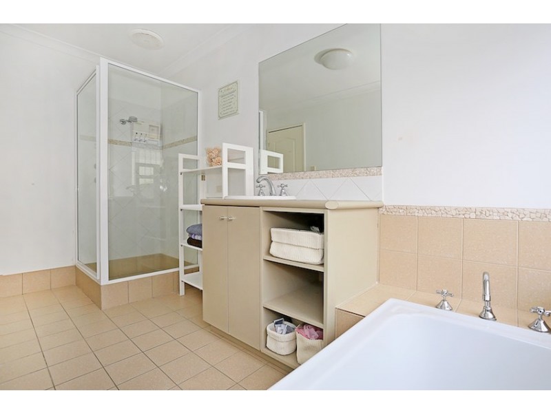 4 Fair Oaks Court, Meadow Springs WA 6210