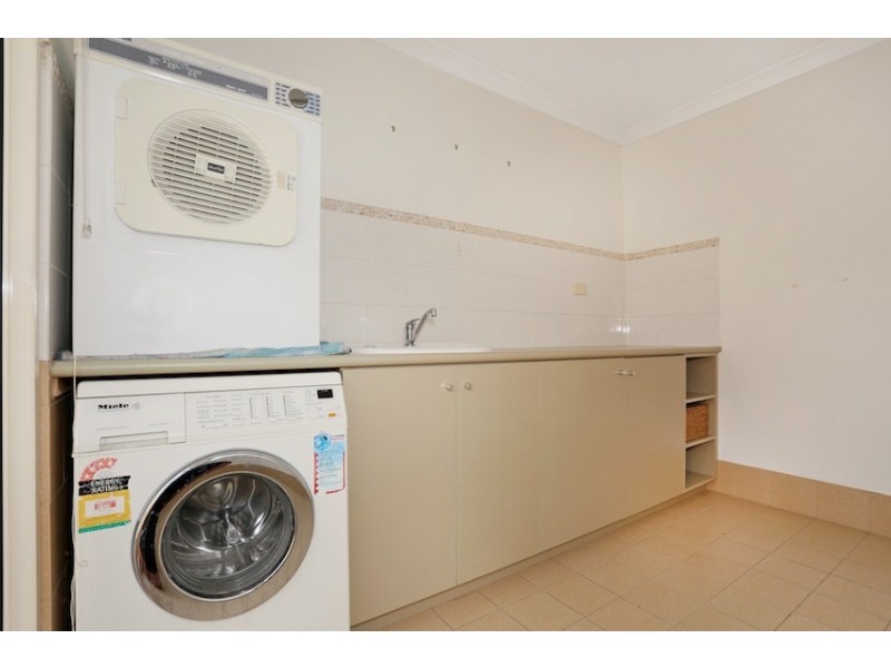 4 Fair Oaks Court, Meadow Springs WA 6210