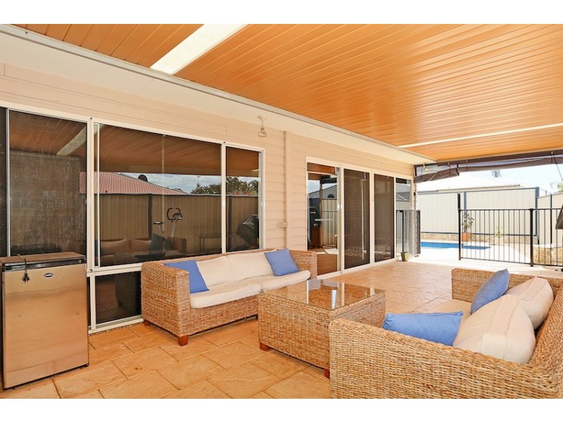 4 Fair Oaks Court, Meadow Springs WA 6210