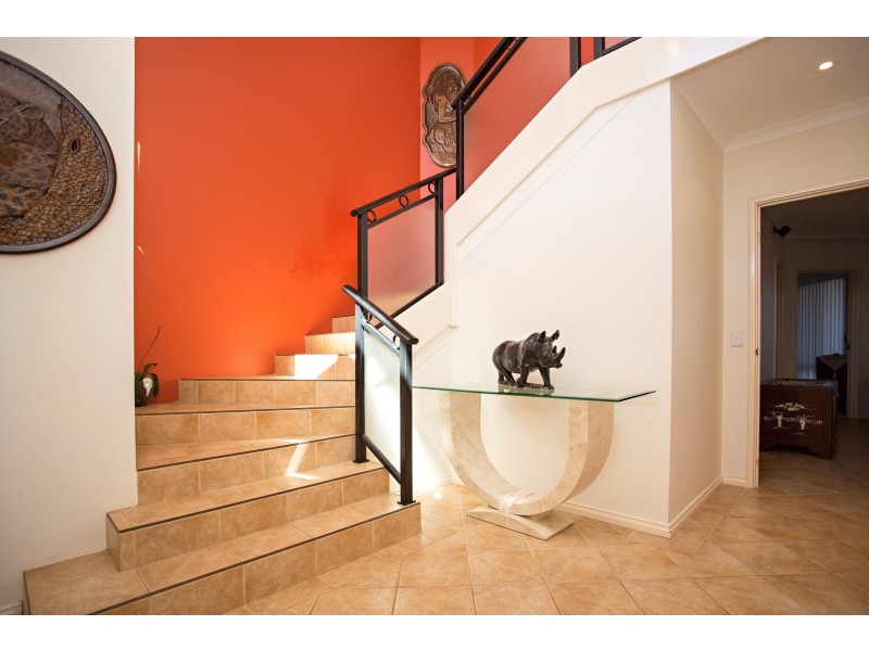 2/10 Pinnace Court, Halls Head WA 6210