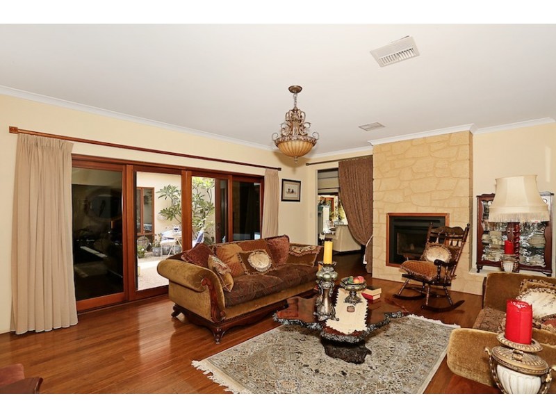 83 Rodoreda Crescent, Ravenswood WA 6208