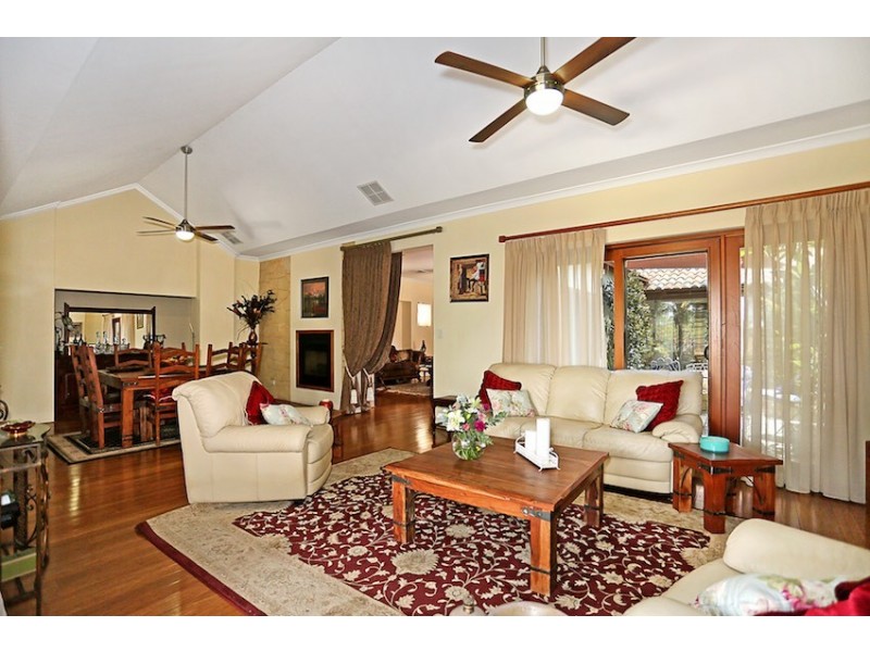 83 Rodoreda Crescent, Ravenswood WA 6208