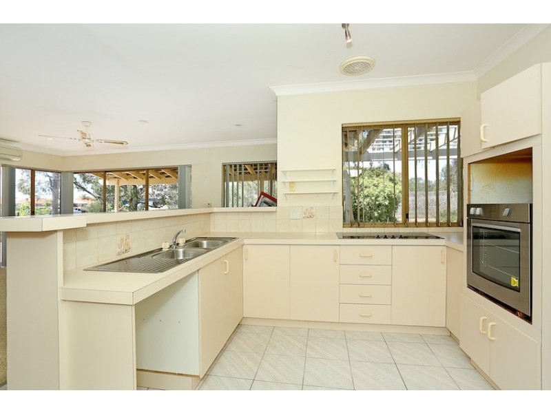 2 Robertson Grove, South Yunderup WA 6208