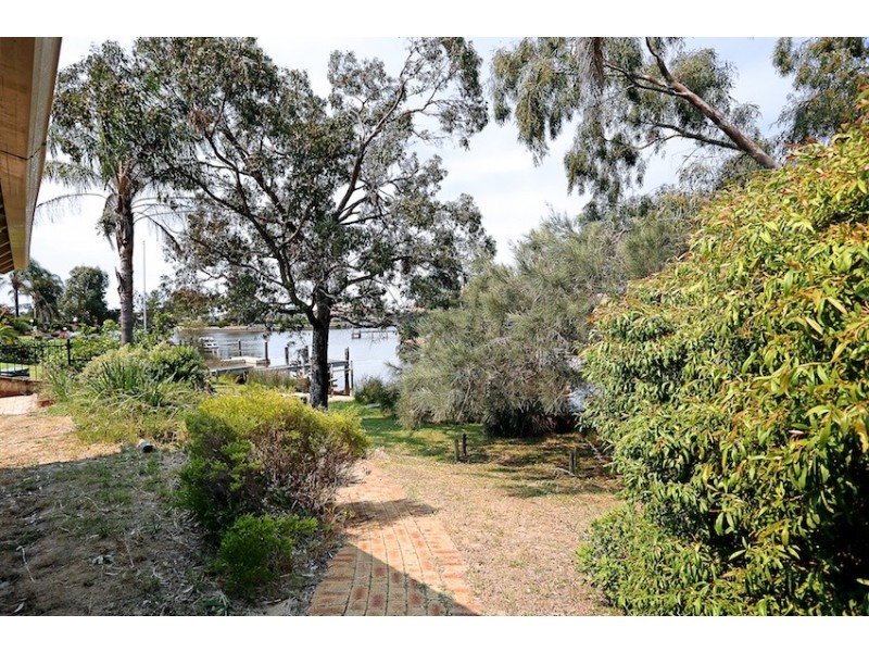 2 Robertson Grove, South Yunderup WA 6208