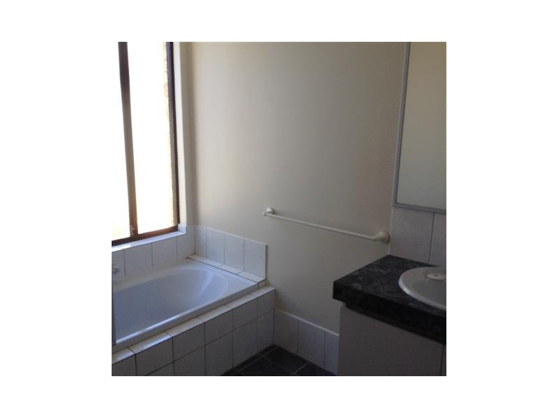 83 Templetonia Promenade, Halls Head WA 6210