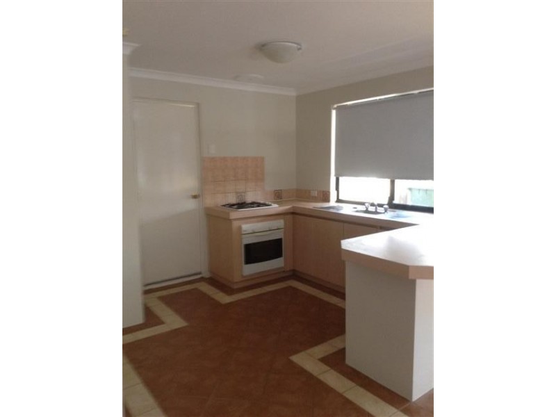 83 Templetonia Promenade, Halls Head WA 6210