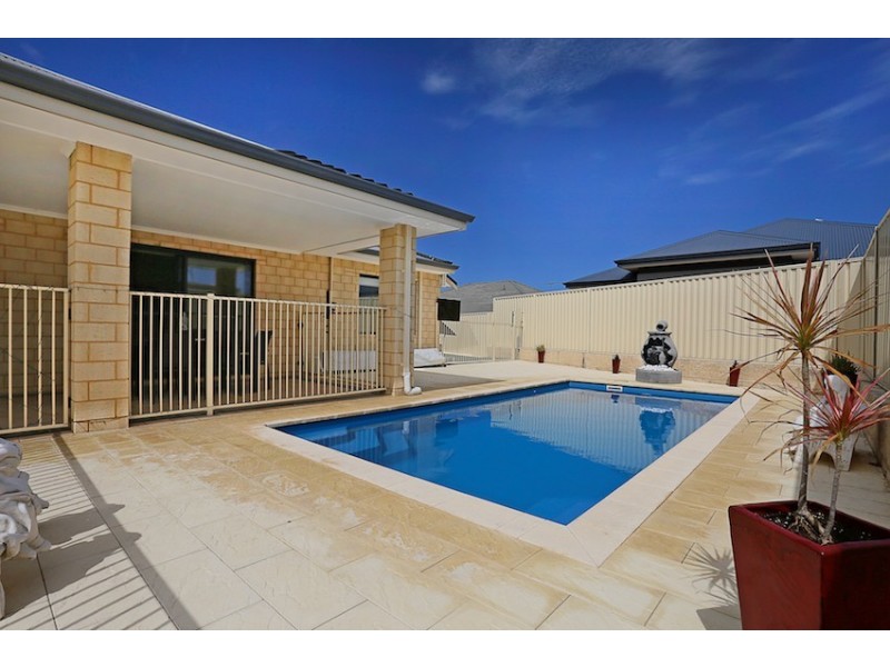 9 Arpenteur Turn, Madora Bay WA 6210