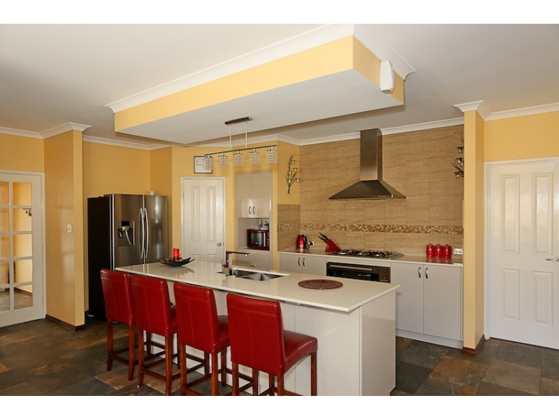 9 Arpenteur Turn, Madora Bay WA 6210