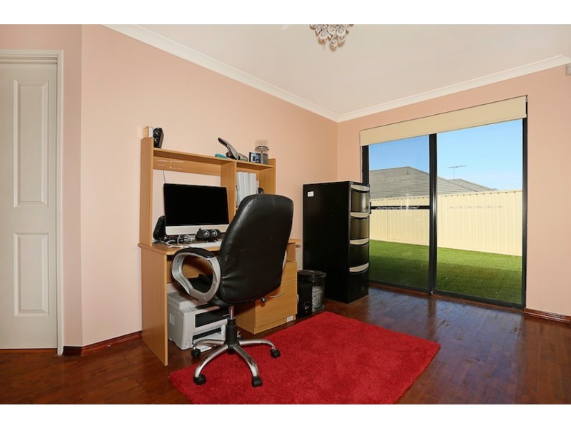 9 Arpenteur Turn, Madora Bay WA 6210