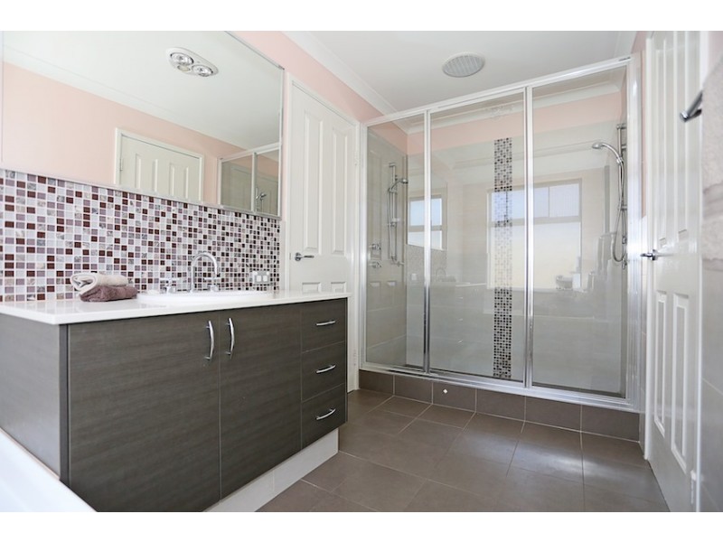 9 Arpenteur Turn, Madora Bay WA 6210