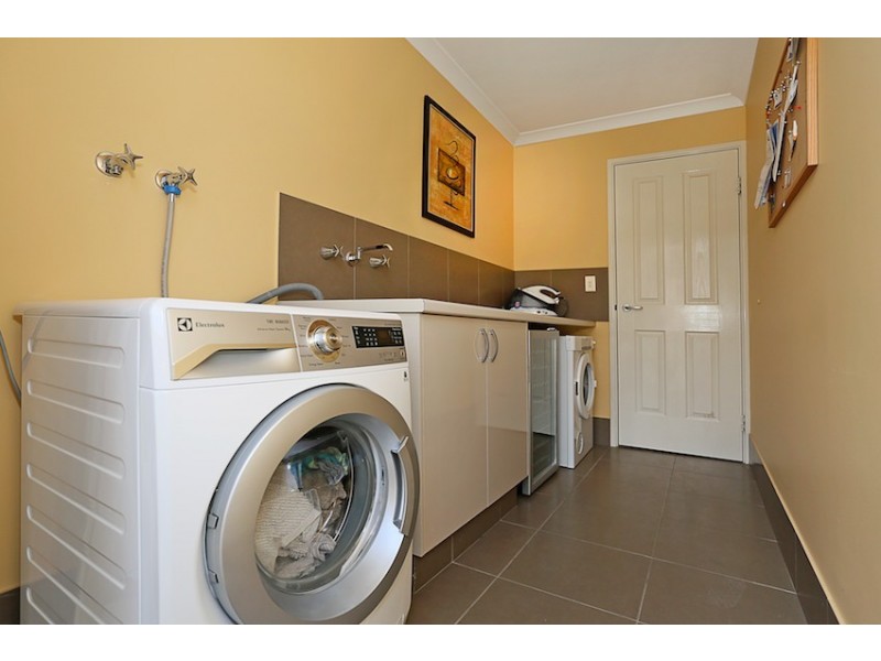 9 Arpenteur Turn, Madora Bay WA 6210