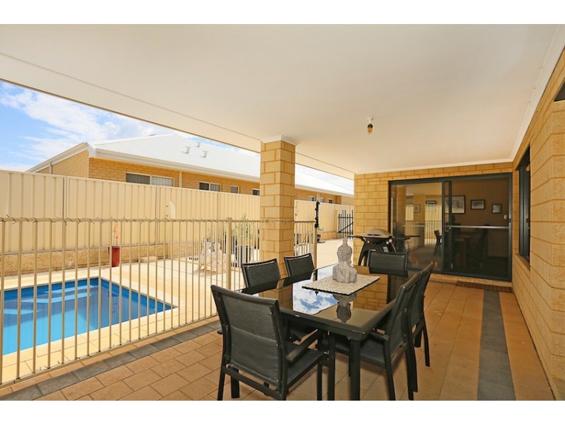 9 Arpenteur Turn, Madora Bay WA 6210