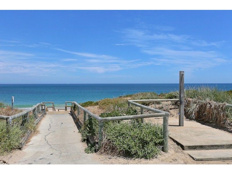 6 Britawast Road, Madora Bay WA 6210