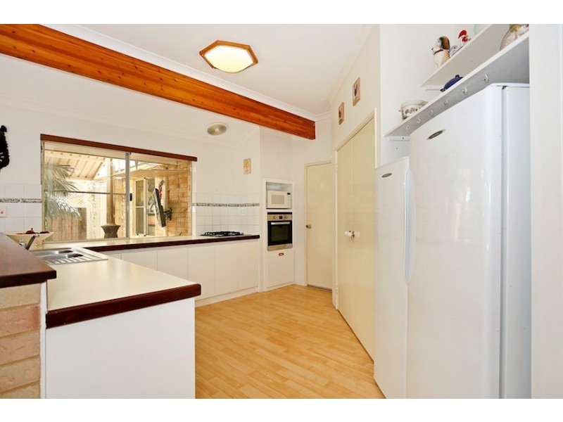 11 Lapwing Road, Coodanup WA 6210