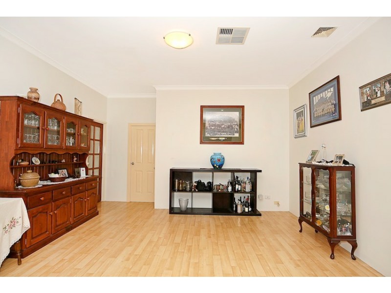 11 Lapwing Road, Coodanup WA 6210