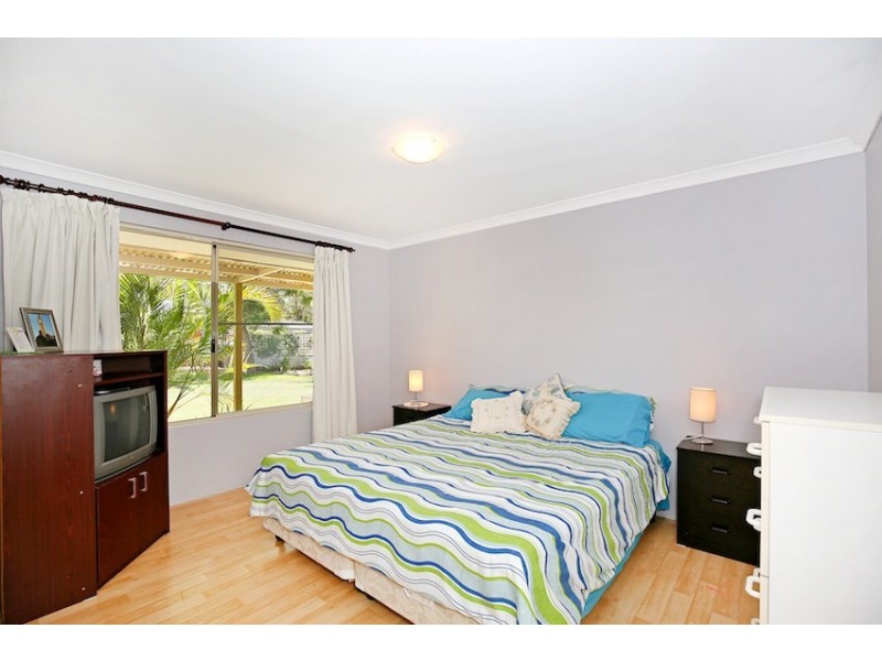 11 Lapwing Road, Coodanup WA 6210