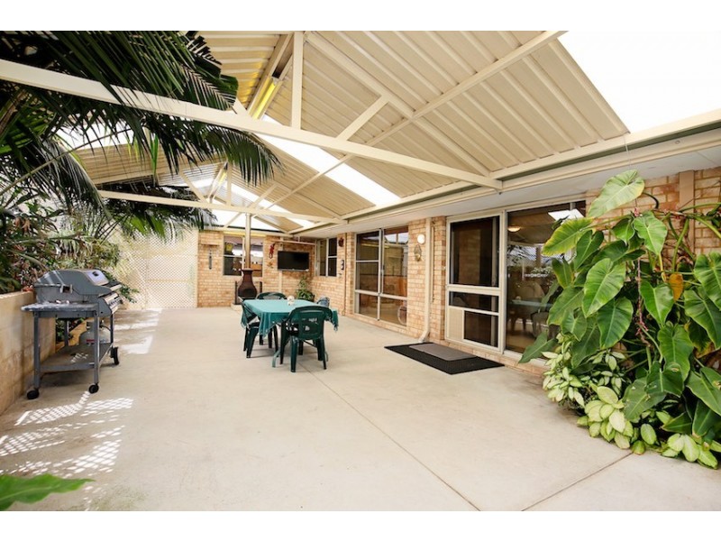 11 Lapwing Road, Coodanup WA 6210