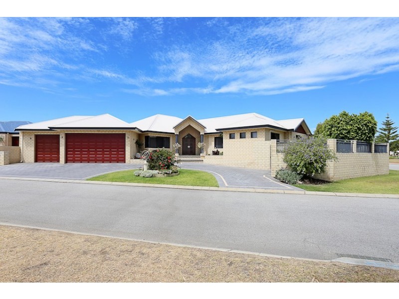 1 Nyari Court, Halls Head WA 6210