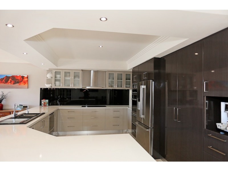 1 Nyari Court, Halls Head WA 6210