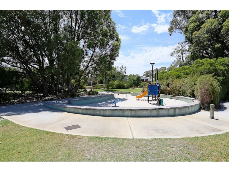 26 Bellavista Parade, Meadow Springs WA 6210