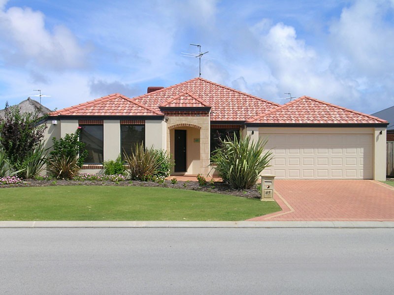 49 Hibbertia Follow, Halls Head WA 6210