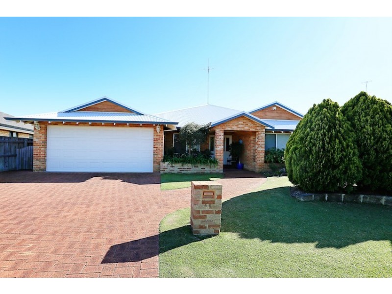 24 Mayfair Mews, Meadow Springs WA 6210