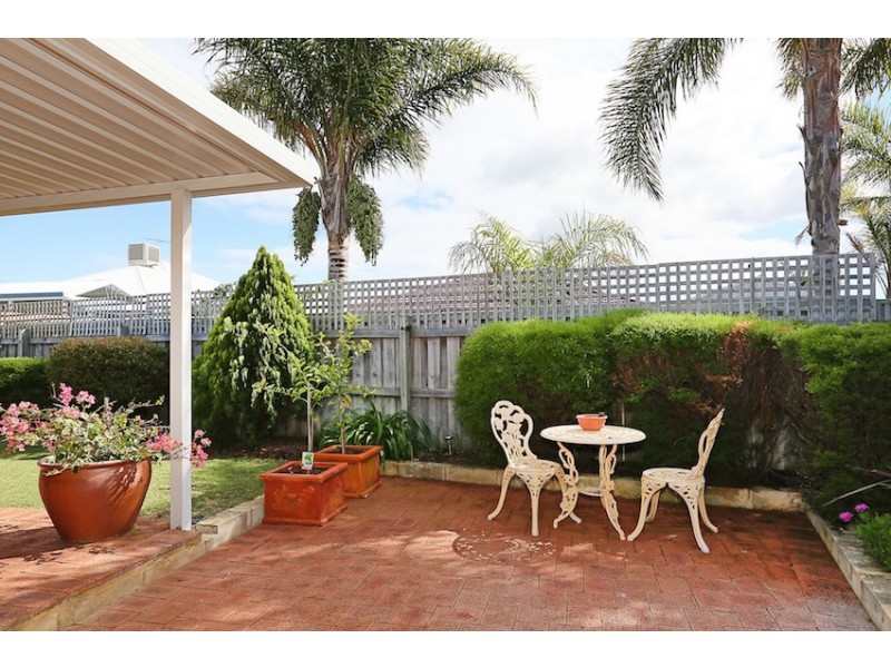 24 Mayfair Mews, Meadow Springs WA 6210