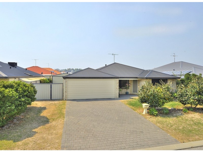 20 Pineknoll Gardens, Meadow Springs WA 6210