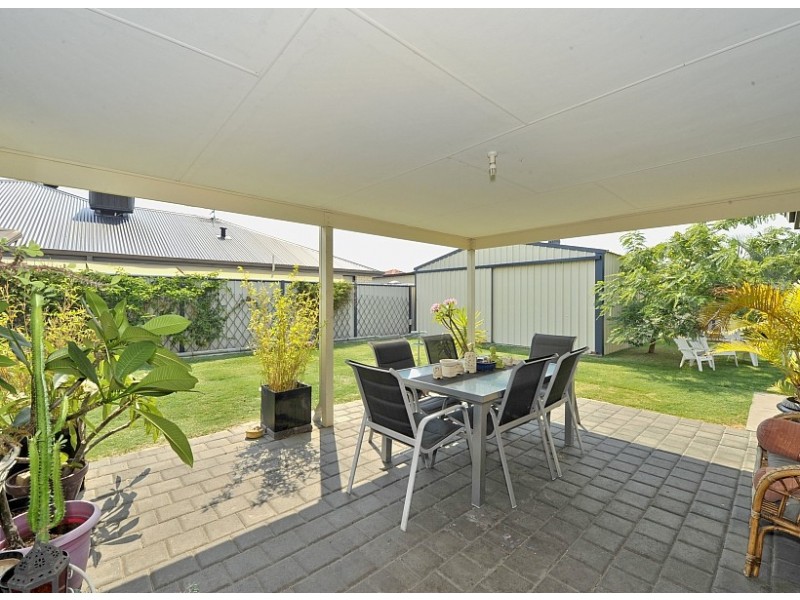 20 Pineknoll Gardens, Meadow Springs WA 6210