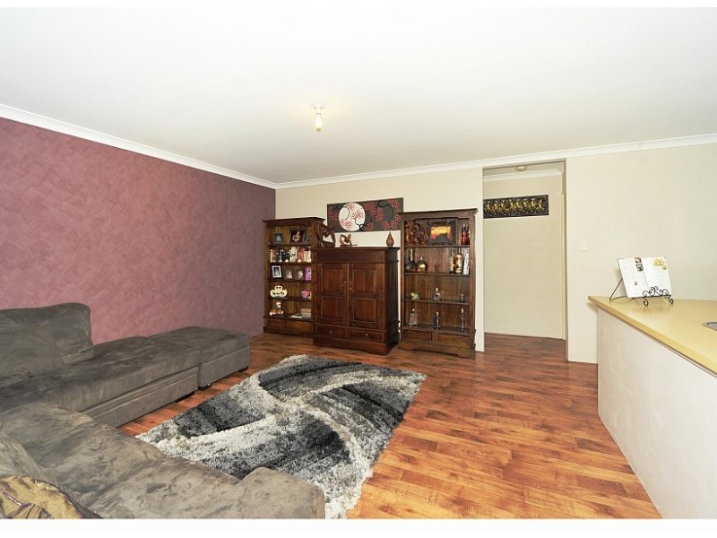 20 Pineknoll Gardens, Meadow Springs WA 6210