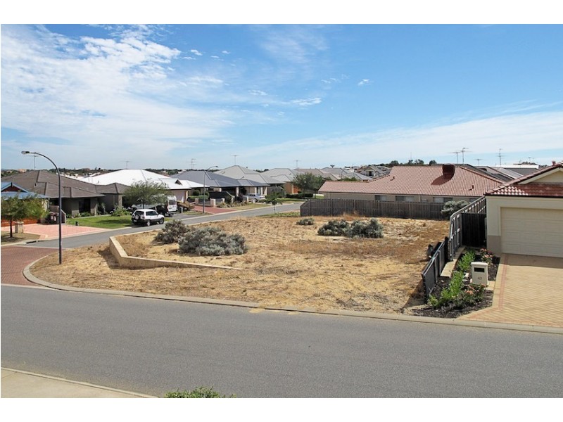 41 Buttercup Parkway, Halls Head WA 6210
