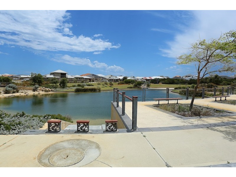 41 Buttercup Parkway, Halls Head WA 6210