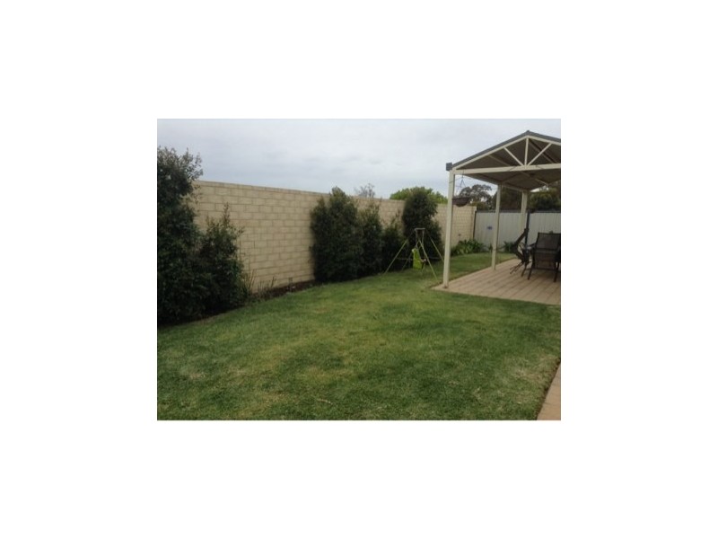 25 Bamburgh Turn, Meadow Springs WA 6210