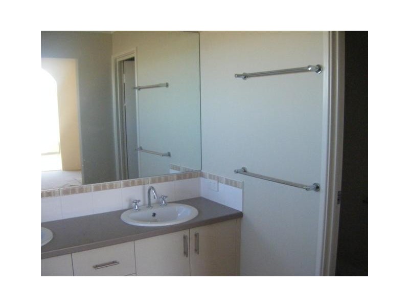 25 Bamburgh Turn, Meadow Springs WA 6210