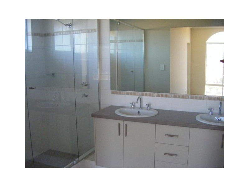 25 Bamburgh Turn, Meadow Springs WA 6210