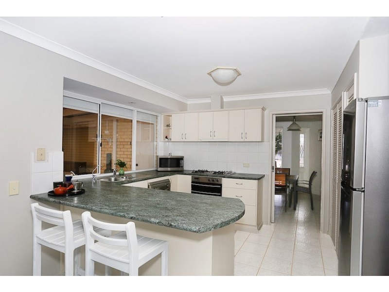 2 Quayside Close, Halls Head WA 6210