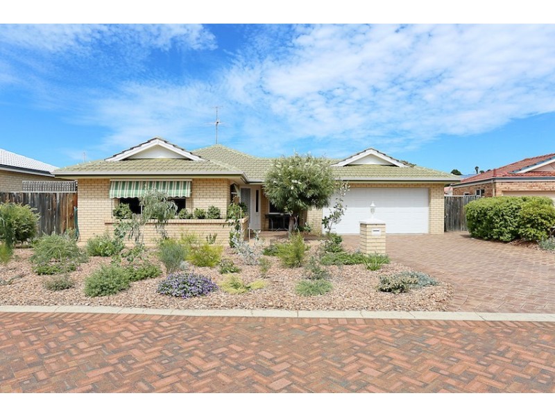 2 Quayside Close, Halls Head WA 6210