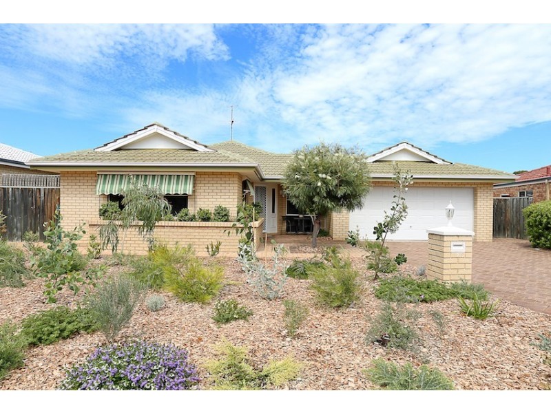 2 Quayside Close, Halls Head WA 6210