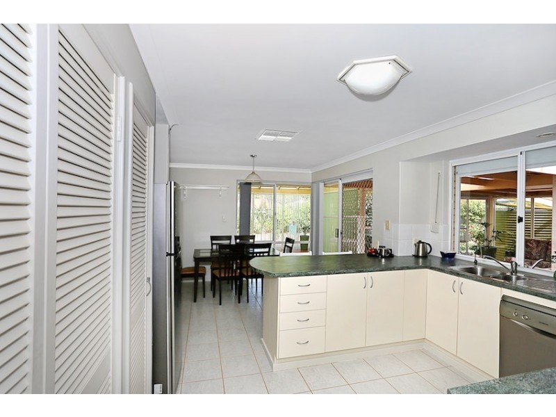 2 Quayside Close, Halls Head WA 6210