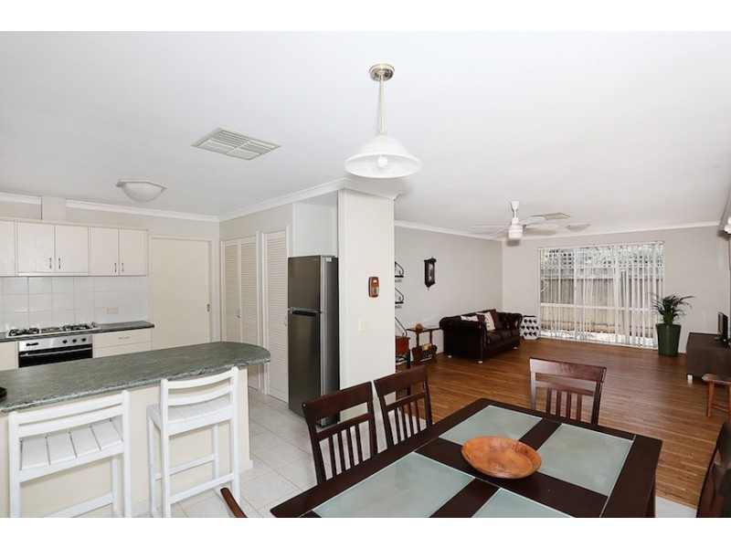 2 Quayside Close, Halls Head WA 6210