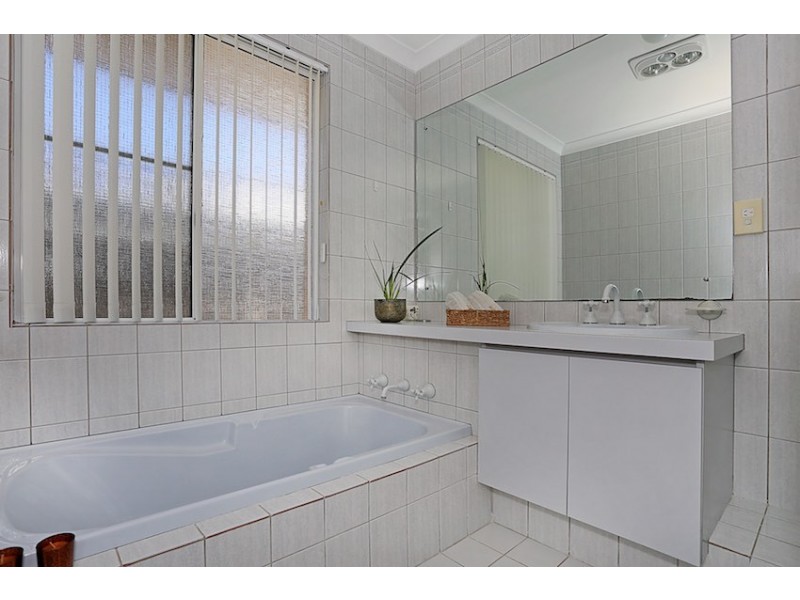 2 Quayside Close, Halls Head WA 6210