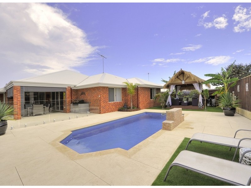 56 Carissa Turn, Halls Head WA 6210