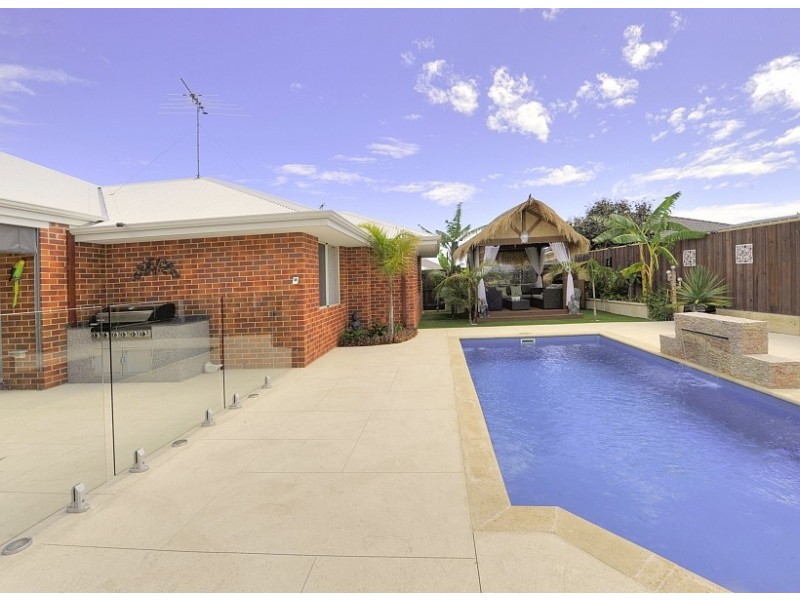 56 Carissa Turn, Halls Head WA 6210