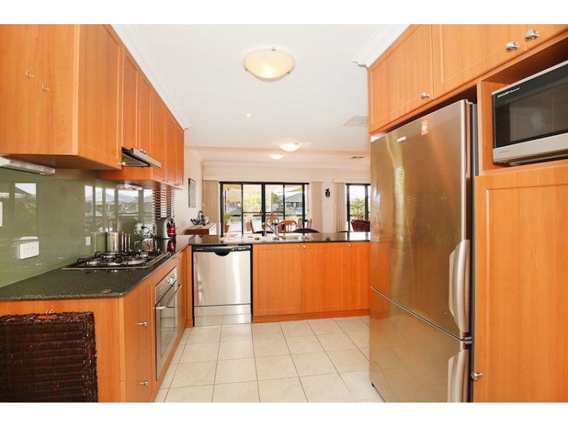 11/3 Piccolo Place, Halls Head WA 6210