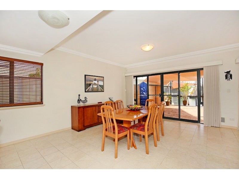 11/3 Piccolo Place, Halls Head WA 6210