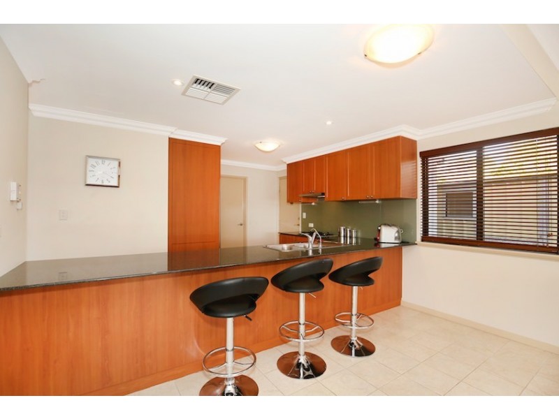 11/3 Piccolo Place, Halls Head WA 6210