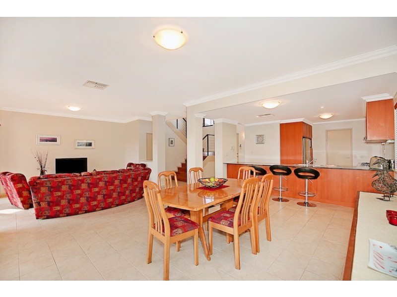 11/3 Piccolo Place, Halls Head WA 6210