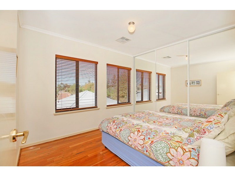 11/3 Piccolo Place, Halls Head WA 6210