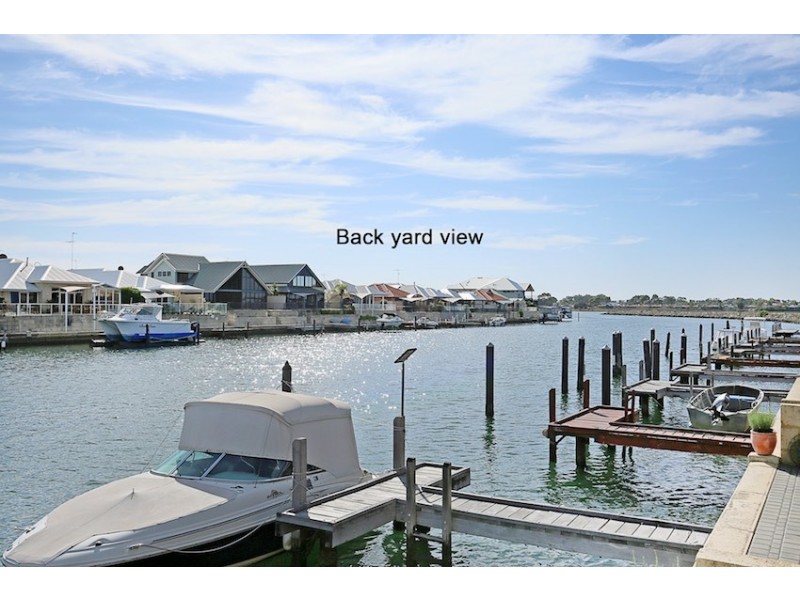 11/3 Piccolo Place, Halls Head WA 6210