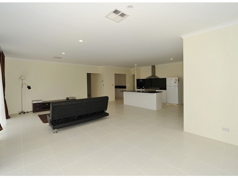 35 Solandri Turn, Halls Head WA 6210